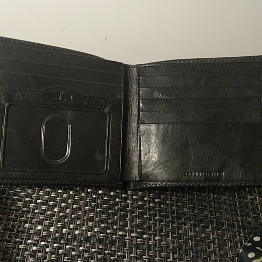Dockers - Picture 2 of 5